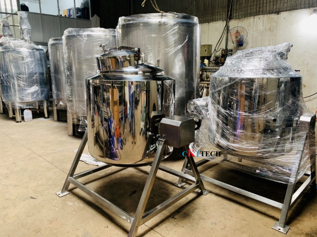 Tanks, food stirring tanks